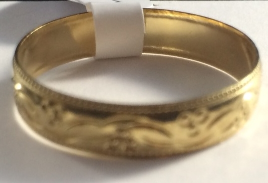 9ct Patterned Wedding Band Ring ref B1304 - £45c.jpg