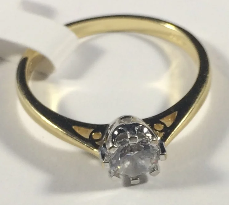 9ct Cubic Zirconia Solitaire Ring ref P3555 £45.jpg