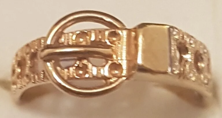 BI1191 9ct Buckle Ring (I half) £40.jpg