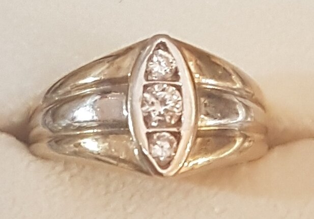 9ct Cubic Zirconia size P half £115 .jpg