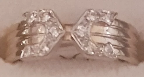 9ct C.Z Ring (size N half) £85.jpg