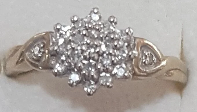 D141 9ct Diamond Cluster 0.15pts Size M half £95.jpg