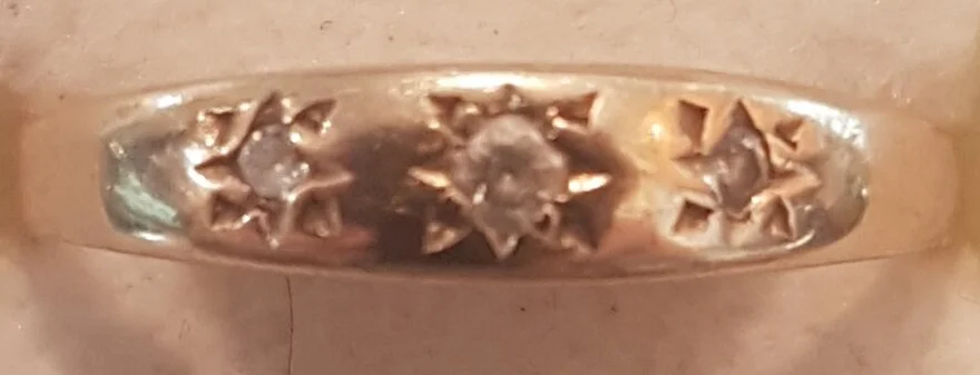 9ct C.Z Gypsy Style Ring size L half £35.jpg
