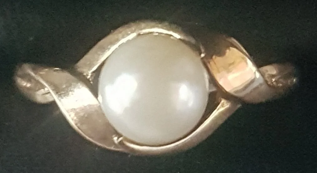 9ct pearl ring size m r1207 £60.jpg