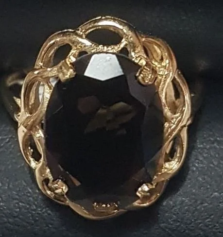 9ct quartz ring size p £75 .jpg