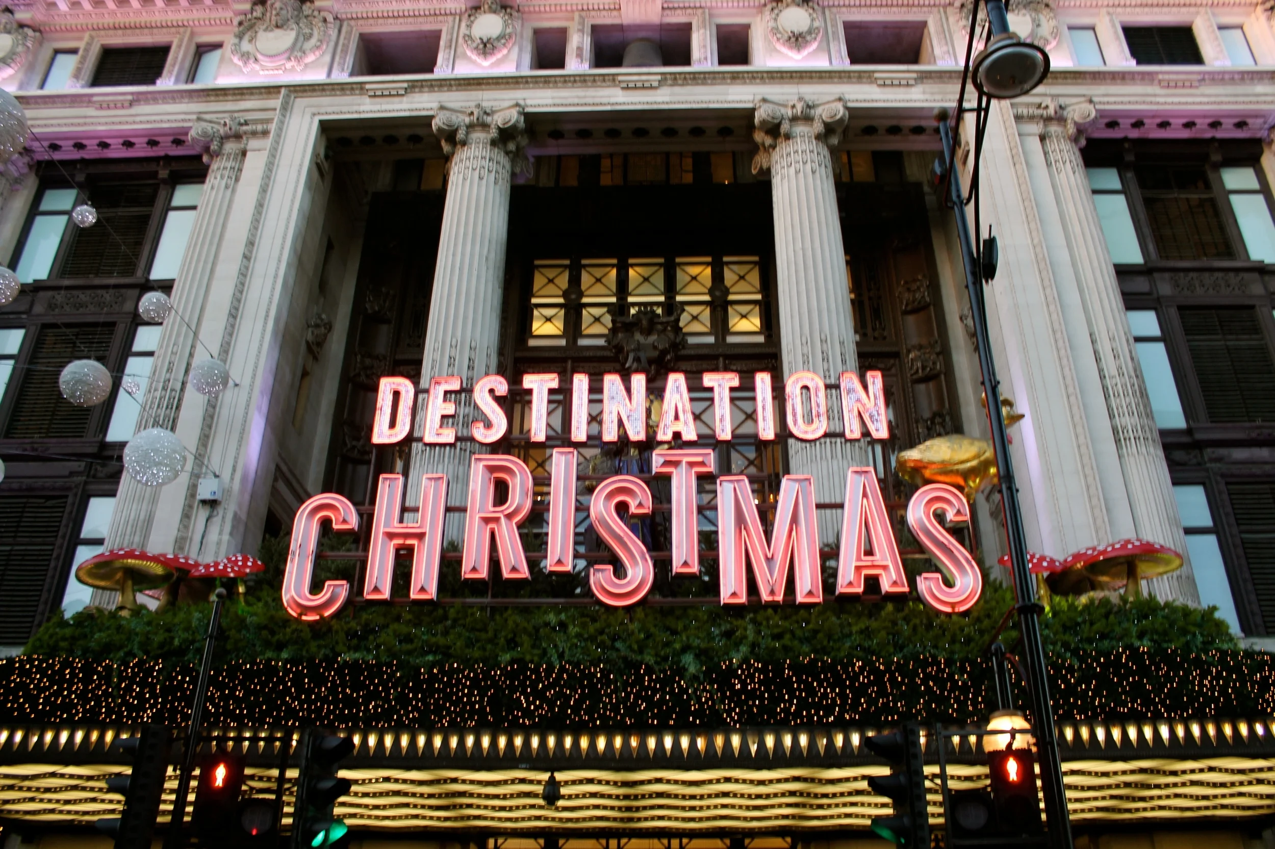 Luxurious Shopping: A Christmas Tale