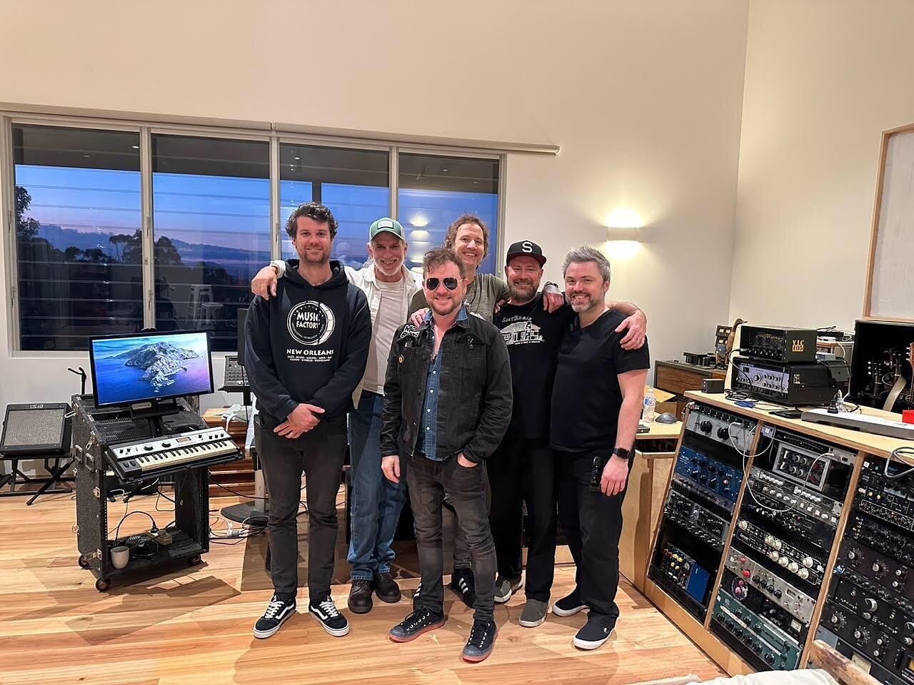 Enjoyed spending a few days recording King Canyon - a Salubrious air of laughter and creativity @brookletrecording @nickdidiaofficial @jacksonsomerville @kingcanyon @ampersandmgt