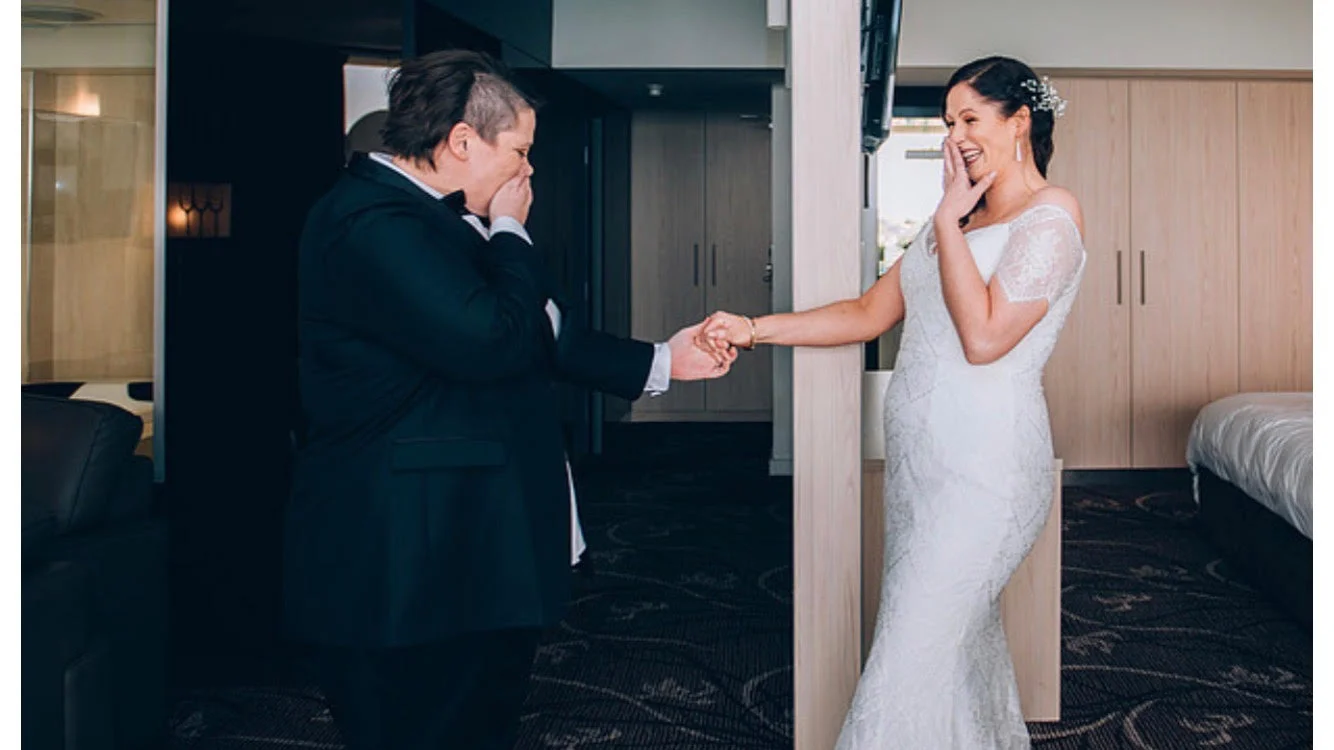 Jess and Jo first look photo