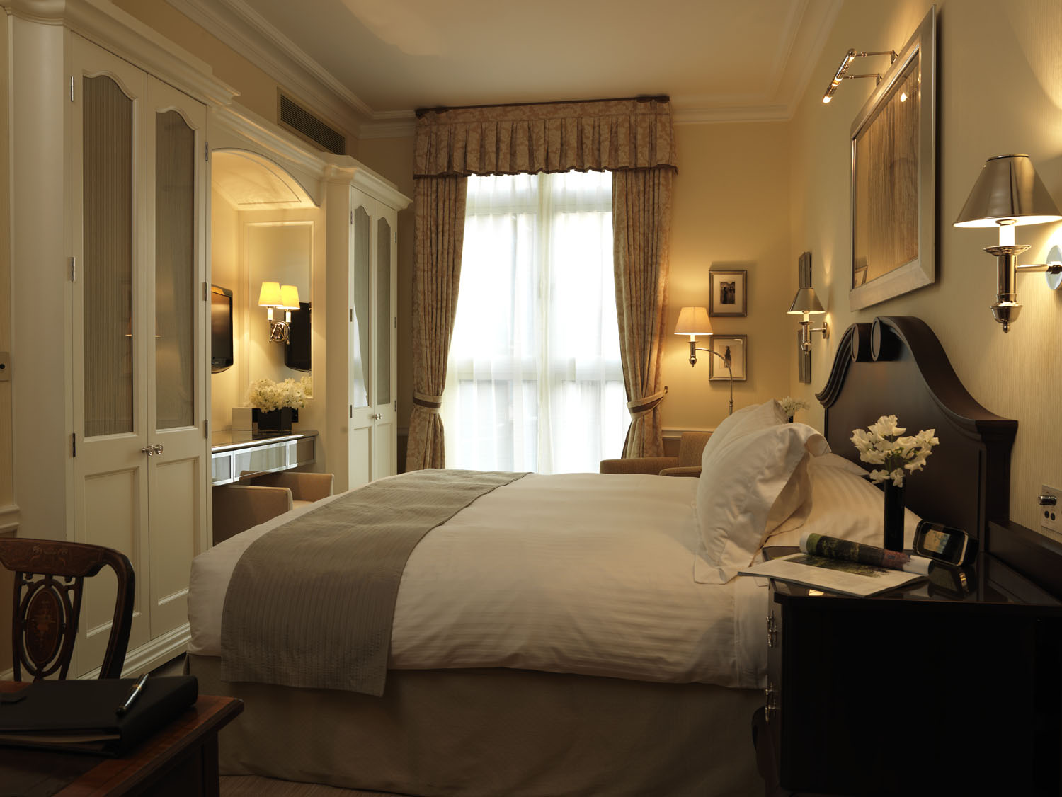 Connaught Superior King bedded room 311.jpg