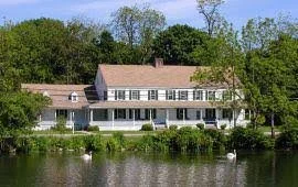 Setauket Neighborhood House Concert with Serenade Duo