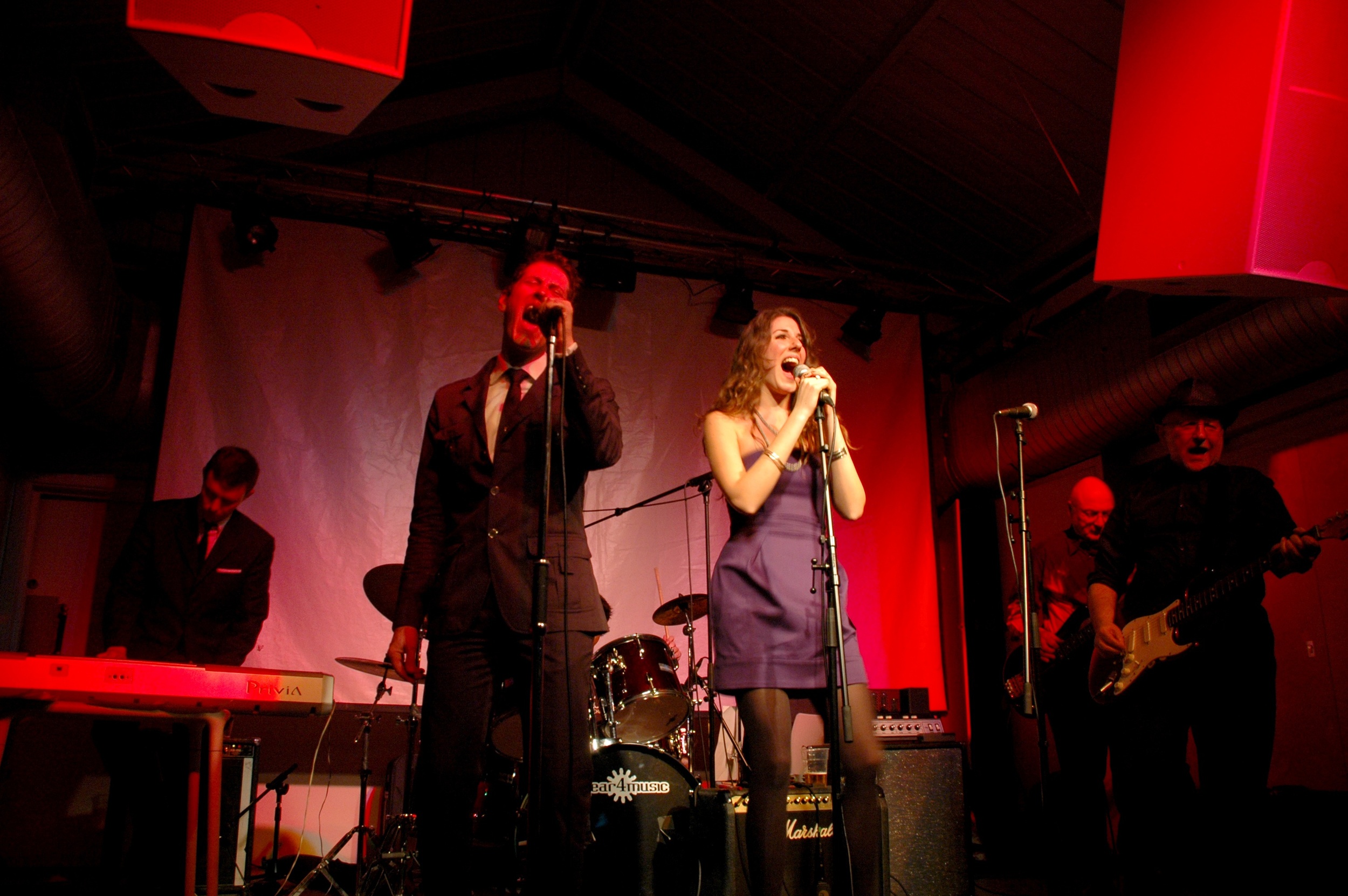 gig march16 2010.jpg