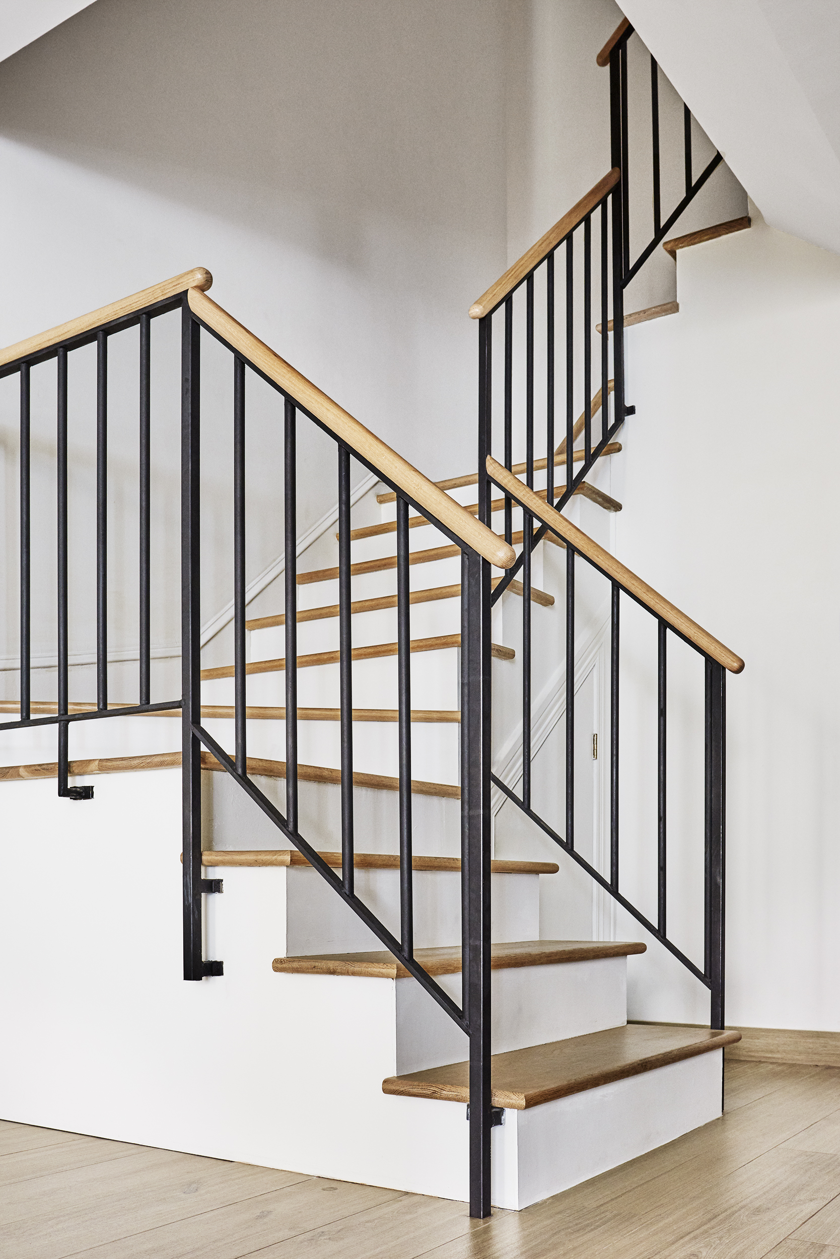 190614_4mativ_862_Carroll_St_Staircase 02.jpg