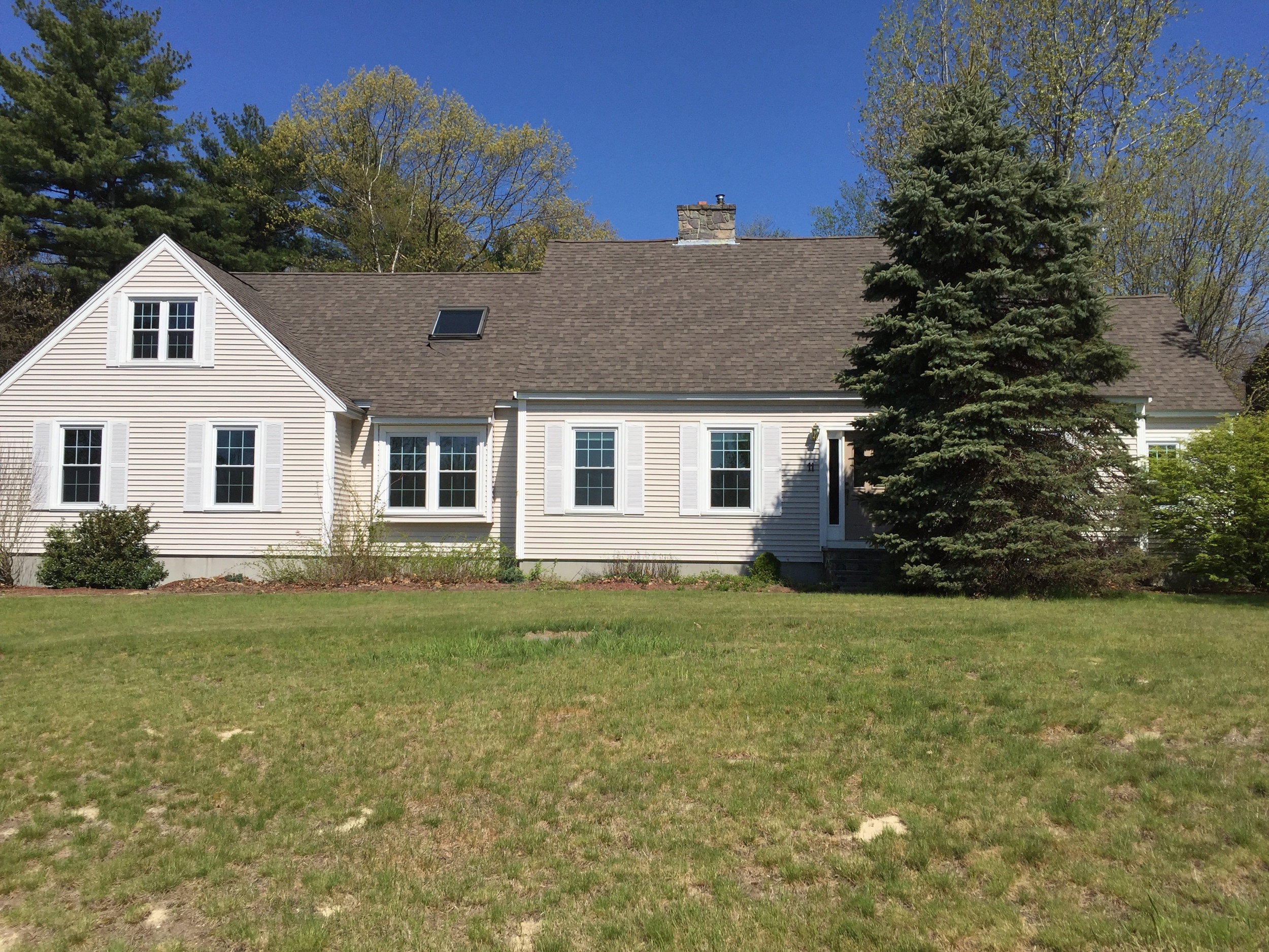 THIS WAS TAKEN THE DAY WE MOVED IN! 4.29.16