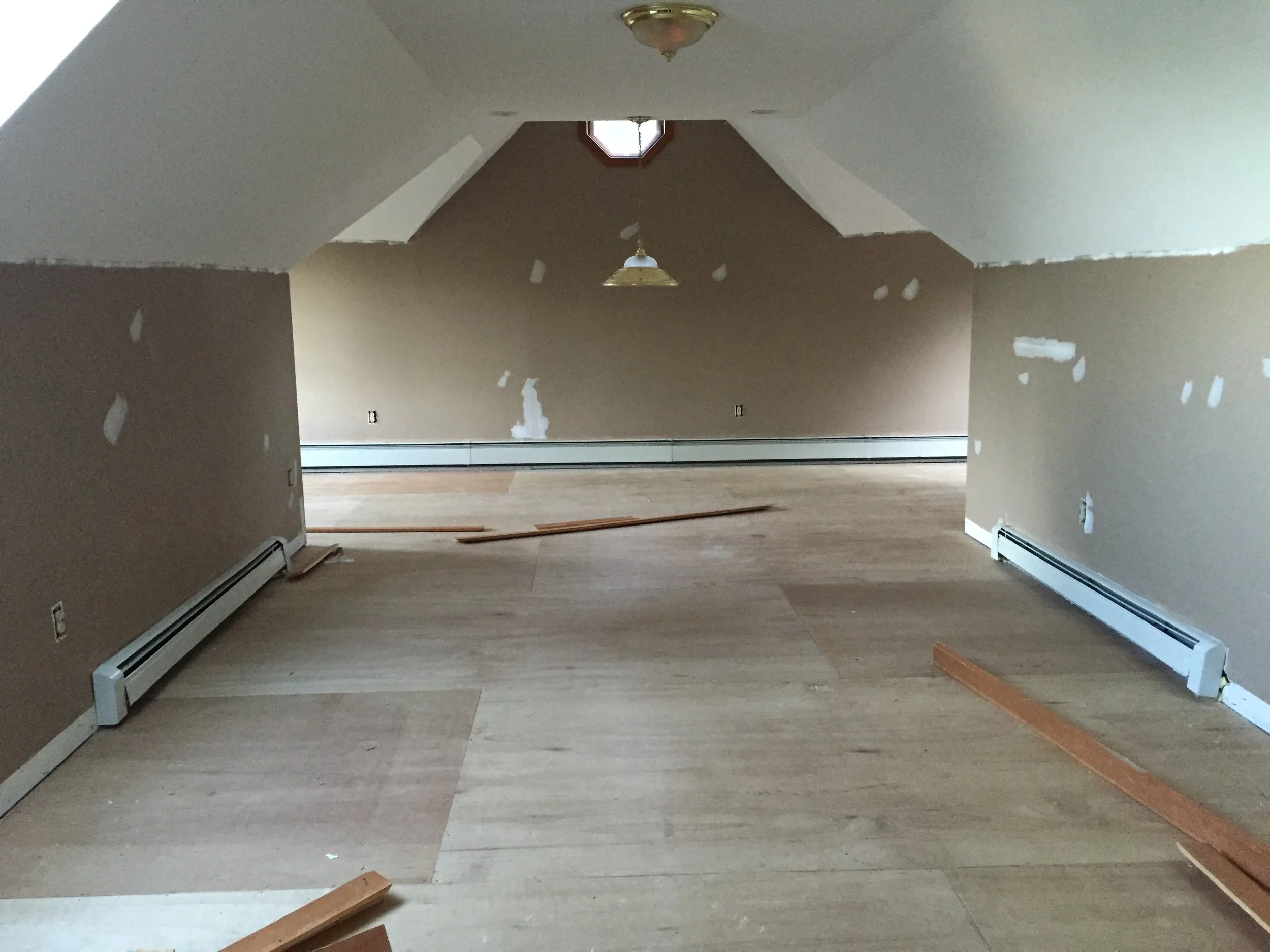 TV ROOM - PROGRESS PAINT & REMOVAL OF BASEBOARDS + CARPETING