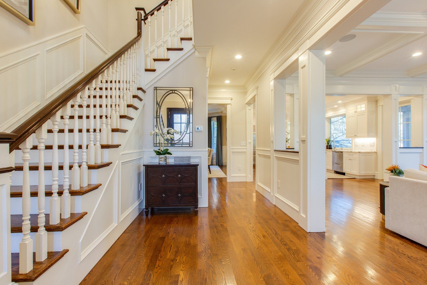 A Foyer that doesn't just welcome - it wows!⁠
.⁠
.⁠
.⁠
#mydesign #ArchitecturalDetails #FoyerGoals #StatementEntry #DesignDetails #FoyerDesign #EntrywayGoals #GrandFoyer #EntrywayDecor #FoyerInspo #InteriorEntryway #WelcomeHome #FoyerStyle #Statement