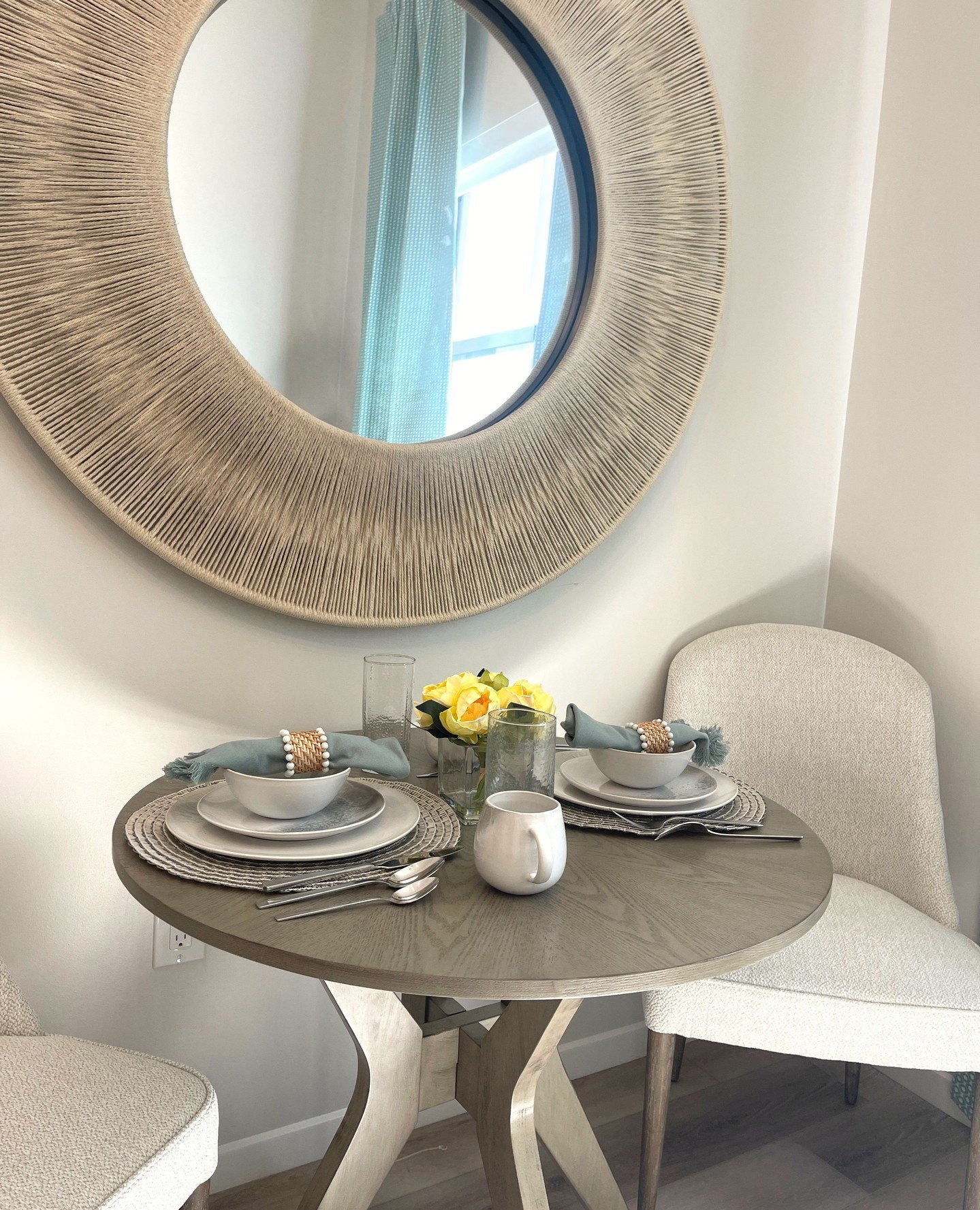 Light, layered, and ready for spring. A fresh take on neutrals that feels anything but basic 🌼⁠
.⁠
.⁠
.⁠
#mydesign #BistroStyle #BistroVibes #BistroDining #BistroChic #BistroInspired #ParisianStyle #CafeVibes #EuropeanInteriors #DiningNook #CozyDini