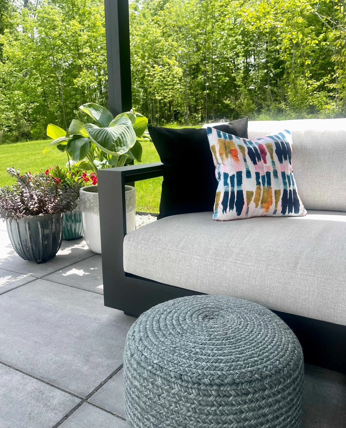 Bringing the indoors out! A splash of color goes a long way on the patio - think layered textiles and playful accents to make the space feel just as styled as the inside 🌿⁠
.⁠
.⁠
.⁠
#mydesign #OutdoorLiving #PatioStyle #ColorfulOutdoors #InteriorDes