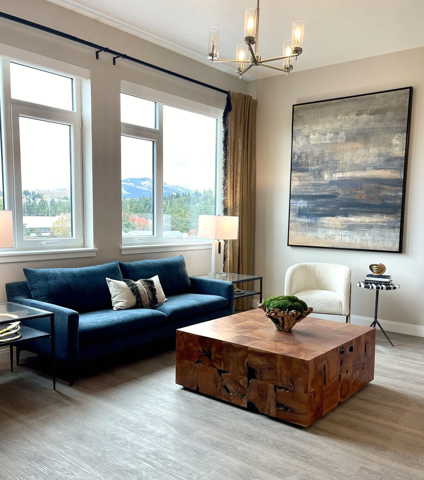 Earthy tones, rich textures, and a dark sofa that grounds the space 🤎⁠
.⁠
.⁠
.⁠
#mydesign #EarthyInteriors #WarmMinimalism #LivingRoomGoals #WarmWoodTones #MoodyInteriors #LivingRoomDesign #InteriorDesign #CozyVibes #OrganicModern #ModernRustic #Tex