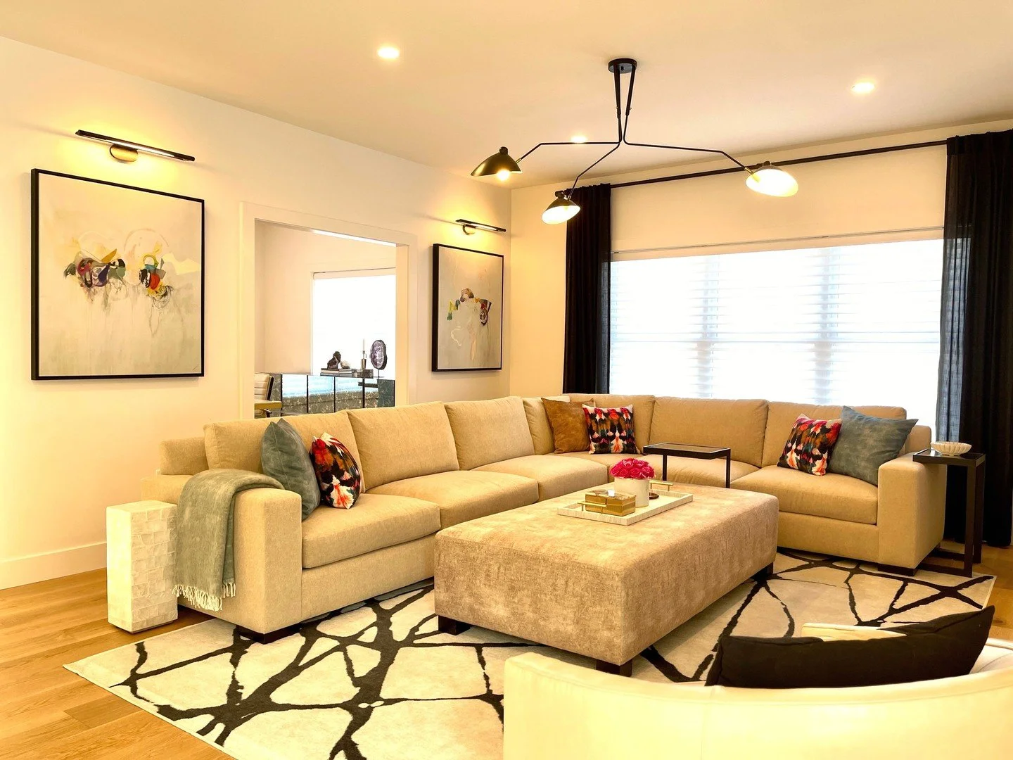 Nothing better than a big, cozy sectional for kicking back and lounging in style⁠
.⁠
.⁠
.⁠
.⁠
#mydesign #CozyVibes #SectionalSofa #CozyLiving #LoungeGoals #LivingRoomInspo #InteriorDesign #ComfyVibes #HomeStyling #InteriorDecor #RelaxInStyle #LivingR