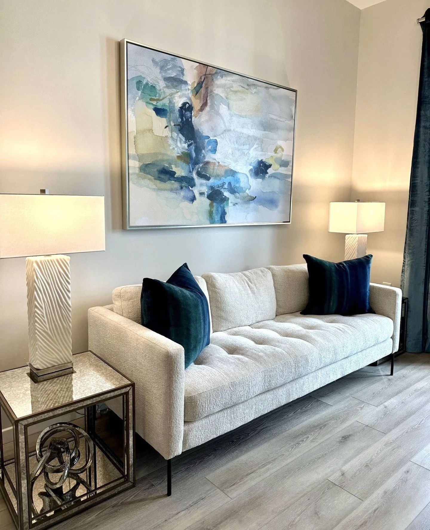 Peacock tones, luxe textures, and a little sparkle 🤍⁠
.⁠
.⁠
.⁠
#mydesign #TealInteriors #JewelToneDesign #ColorfulLiving #PelhamNH #AndoverMA #LexingtonMA #WindhamNH #BedfordNH