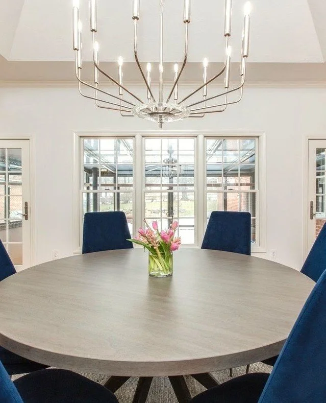 Dining chairs that do the talking 💙⁠
.⁠
.⁠
#PelhamNHInteriorDesign #SouthernNHDesign #NHInteriorDesigner