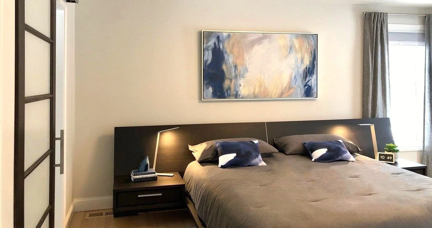 Proof we can play in the modern lane too. Simplicity can be just as luxe 💙⁠
.⁠
.⁠
#PelhamNHInteriorDesign #SouthernNHDesign #NHInteriorDesigner