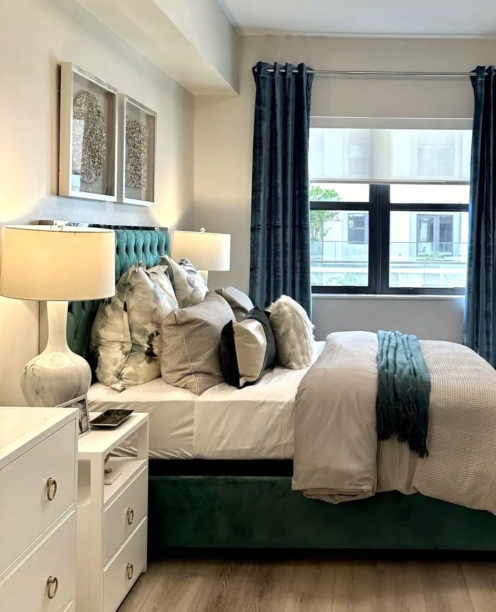 Teal tones, layered textures, and a touch of glam 🤍⁠
.⁠
.⁠
#PelhamNHInteriorDesign #SouthernNHDesign #NHInteriorDesigner