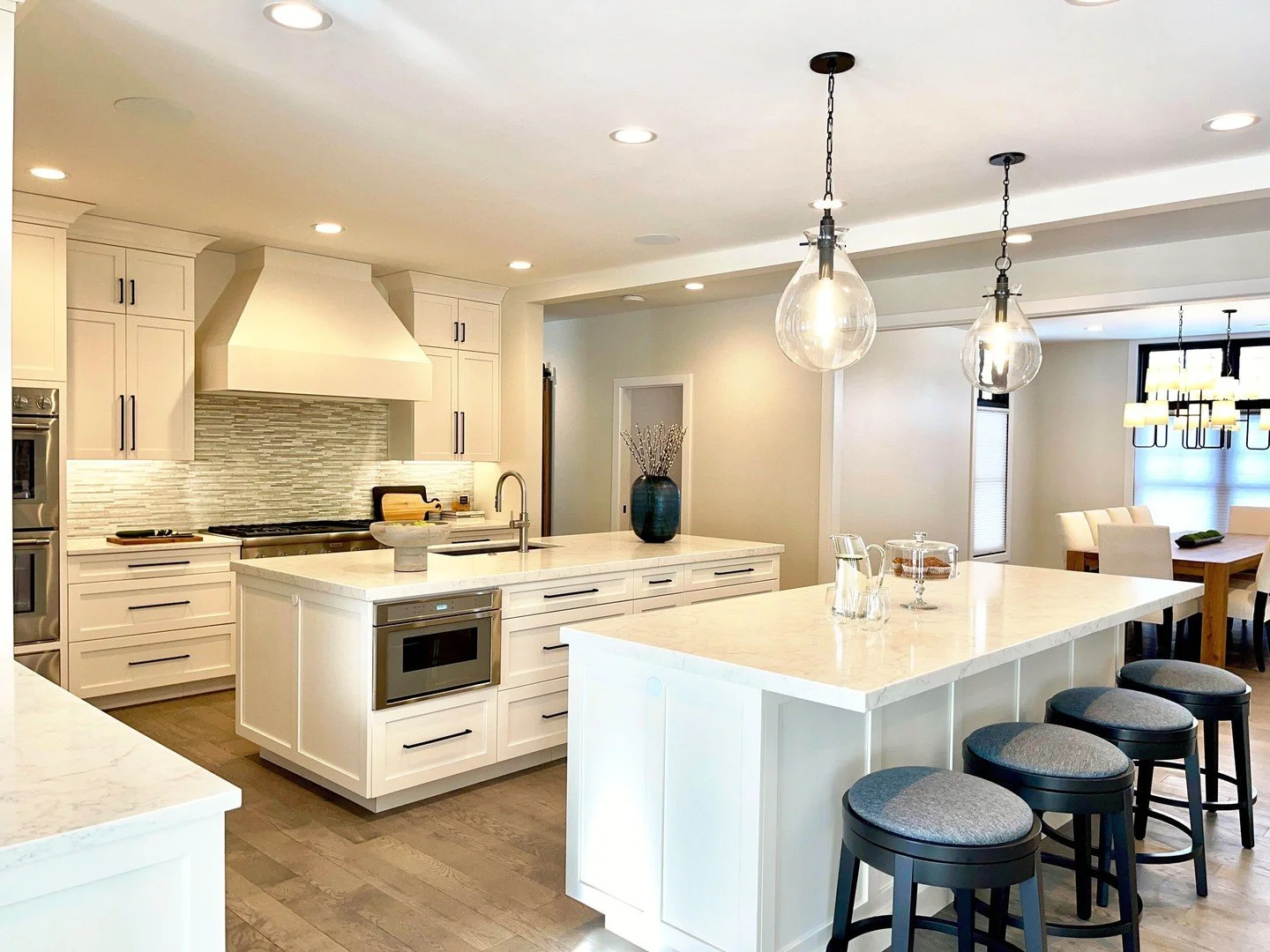 Yes, two islands and it&rsquo;s intentional.⁠
The primary island houses the sink and does the heavy lifting, while the secondary island keeps entertaining effortless and uncluttered.⁠
.⁠
.⁠
#PelhamNHInteriorDesign #SouthernNHDesign #NHInteriorDesigne