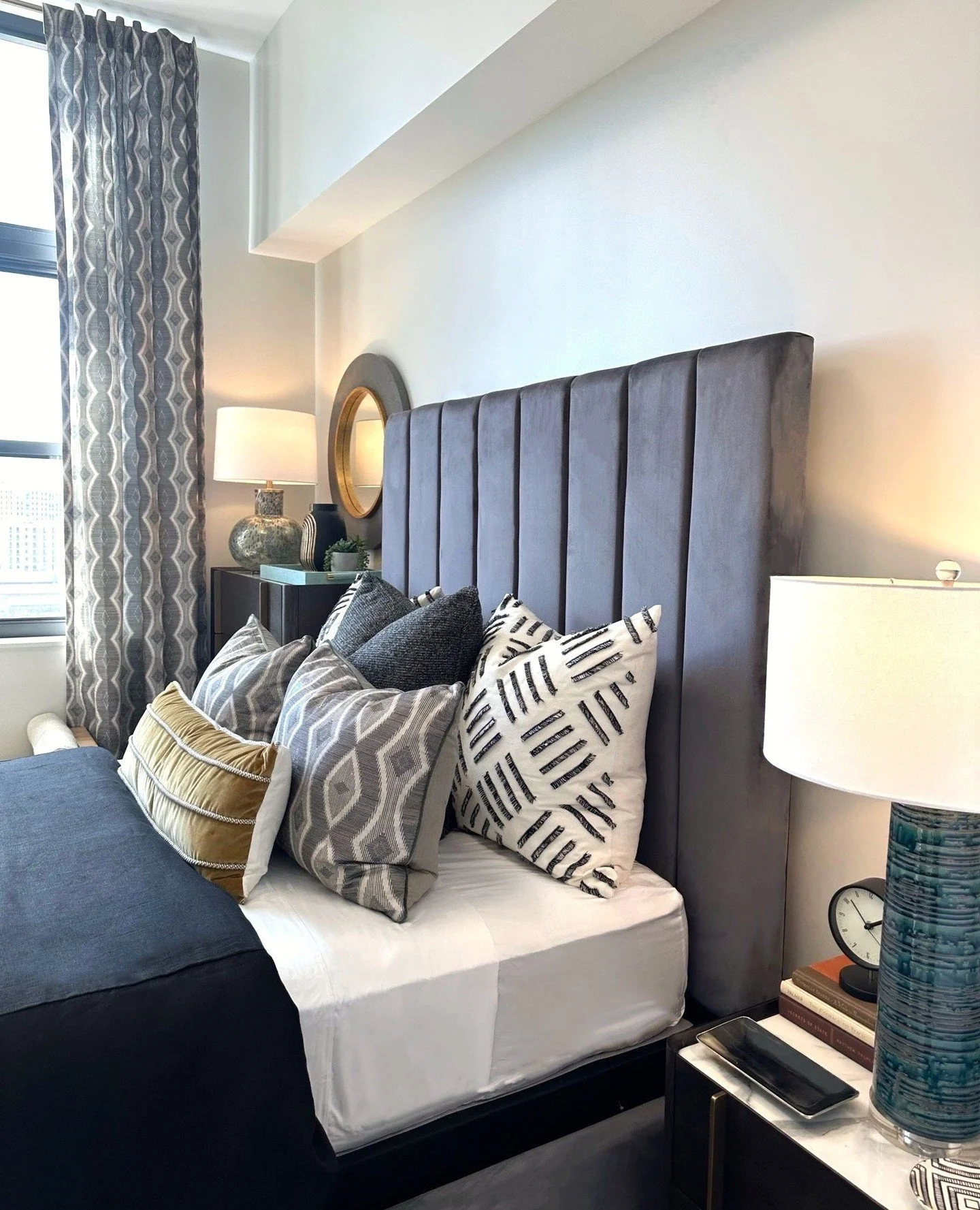 A soffit above the bed means limited art options.⁠
A high headboard keeps the room balanced without fighting the architecture.⁠
.⁠
.⁠
#PelhamNHInteriorDesign #SouthernNHDesign #NHInteriorDesigner #ModelApartment #NHBuilders #LuxuryApartmentDesign #Mu