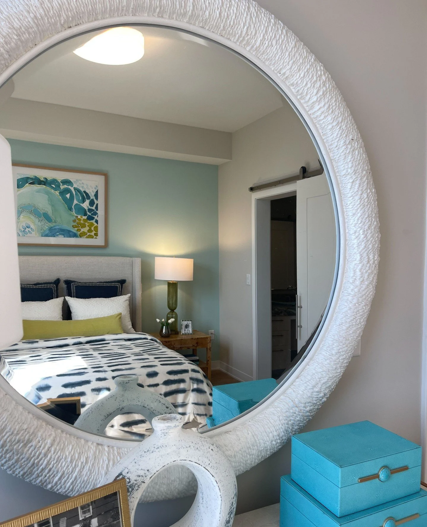 Fresh, layered, and coastal in all the right ways 🩵⁠
.⁠
.⁠
#PelhamNHInteriorDesign #SouthernNHDesign #NHInteriorDesigner #ModelApartment #NHBuilders #LuxuryApartmentDesign #MultifamilyDesign #ADID #PelhamNHInteriorDesignServices #WindhamNHInteriorDe