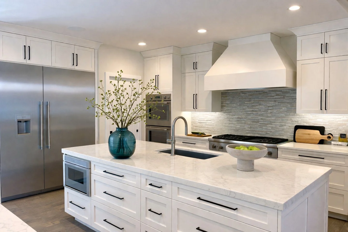 A timeless Kitchen with modern New England influence⁠
.⁠
.⁠
#mydesign #newbuildkitchen #luxuryhome #interiordesign #home #homeinspo #interiorstyle #homedesign #interiordecor #homeideas #interiors #allisonducharmeinteriordesign #ADID #PelhamNHInterior