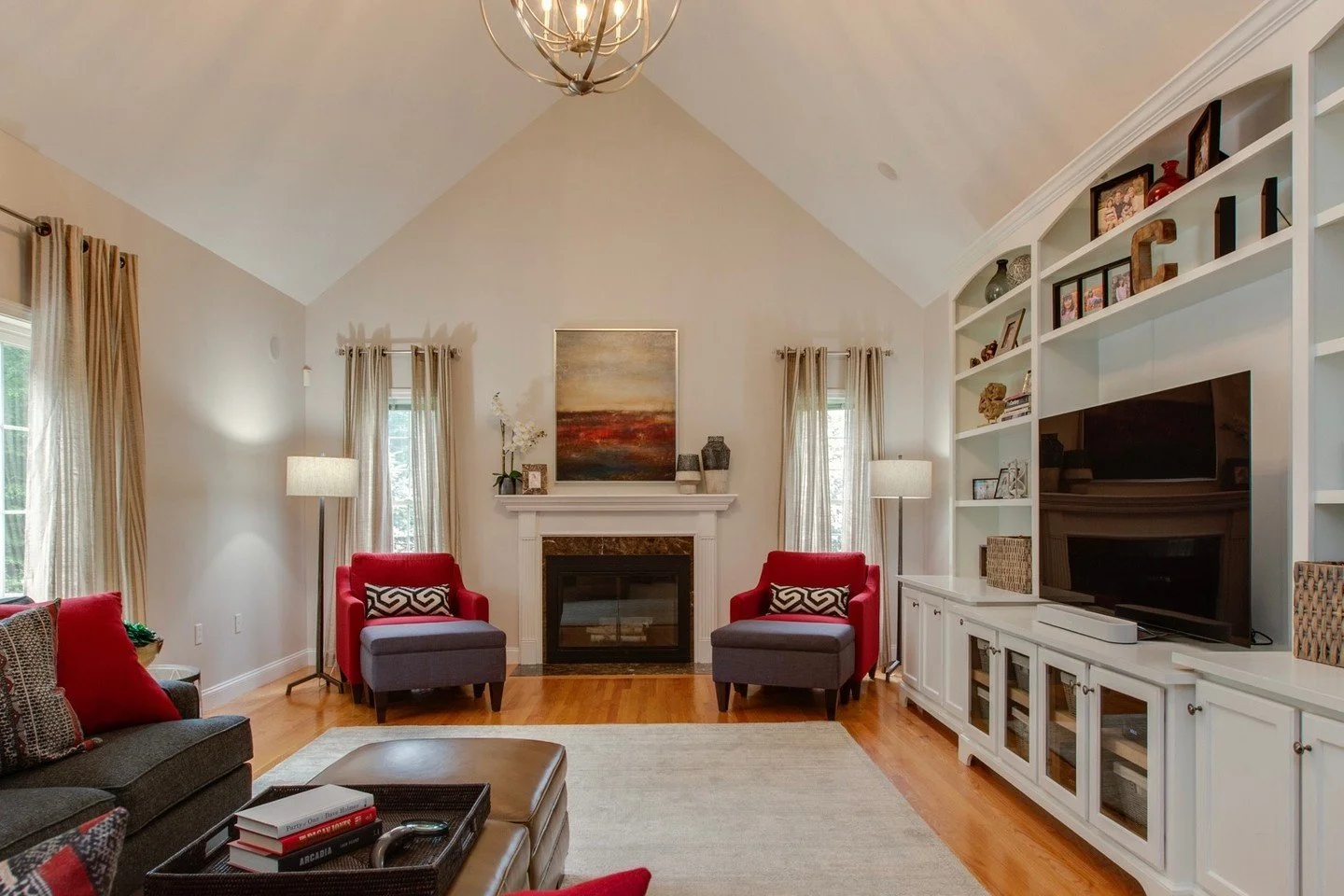 Bringing new life to this Family Room. Swipe for the before 👉🏼⁠
.⁠
.⁠
#beforeandafter #mydesign #familyroomdesign #PelhamNHInteriorDesignServices⁠
#WindhamNHInteriorDesignServices #AndoverMAInteriorDesignServices #BedfordNHInteriorDesignServices #L