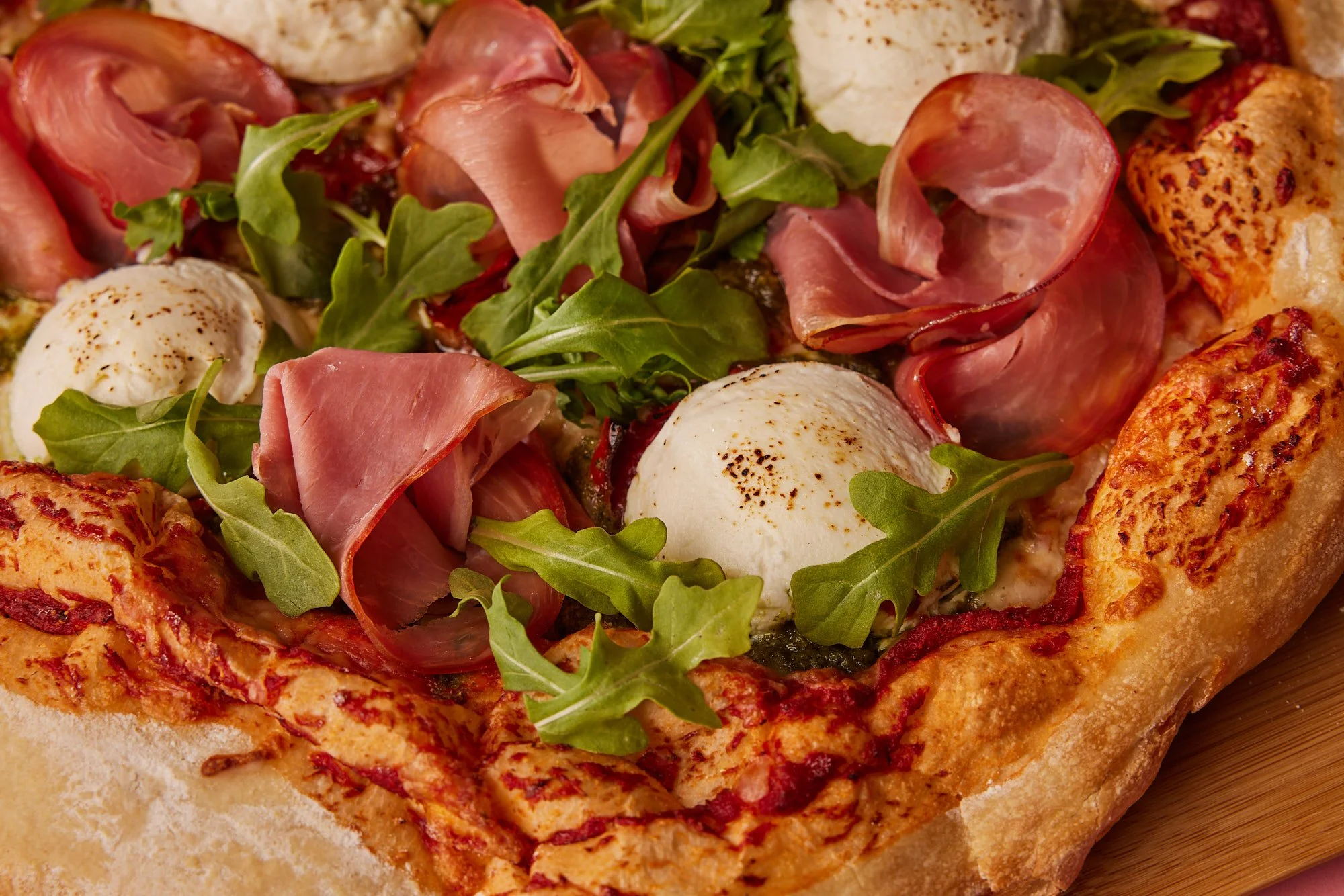 PROSCIUTTO AND ARUGULA PIZZA_286_051426.JPG
