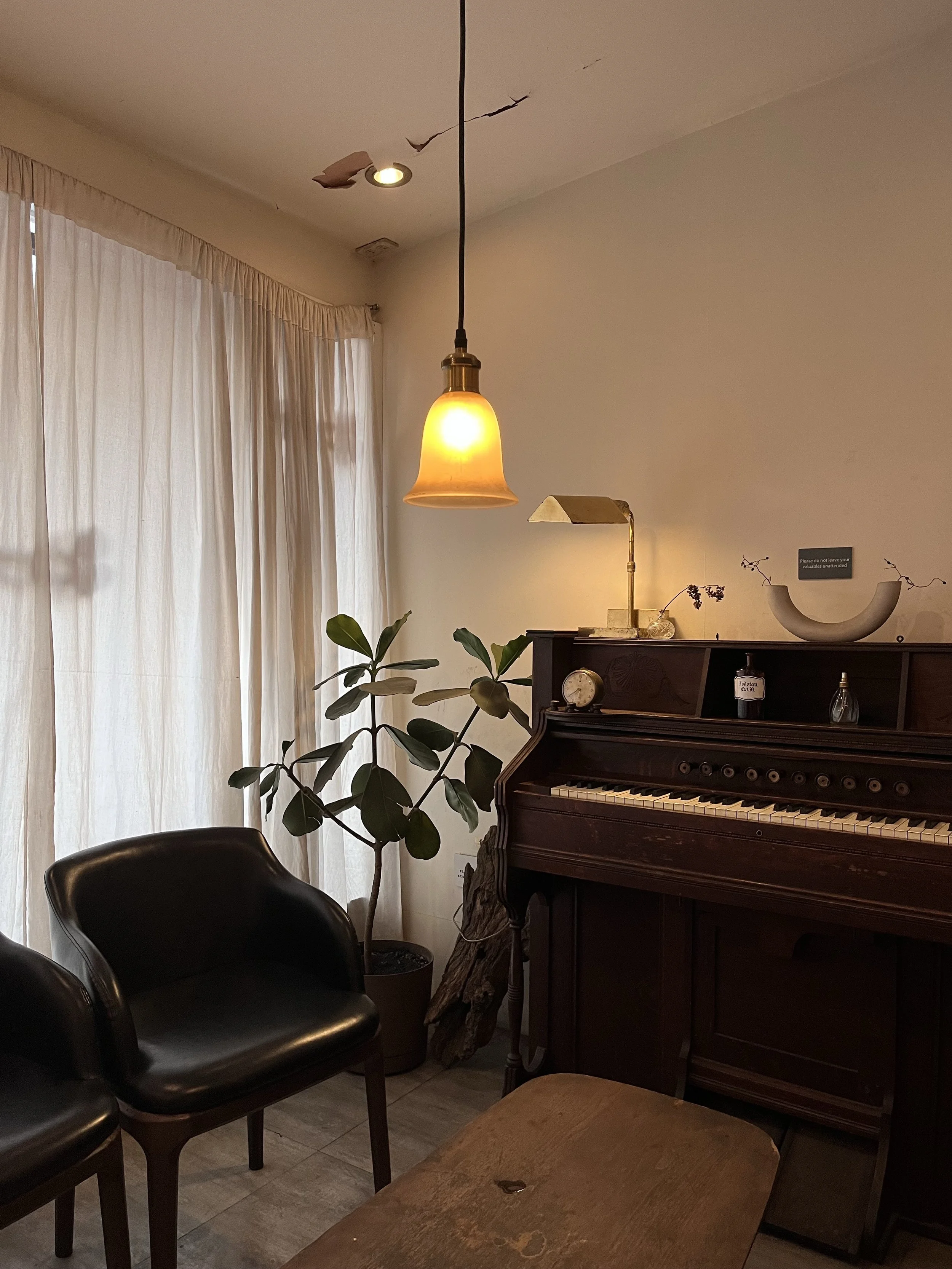 IVSO - Picture of a piano for practicing on for the IVSO Young Performers Concerto Competition