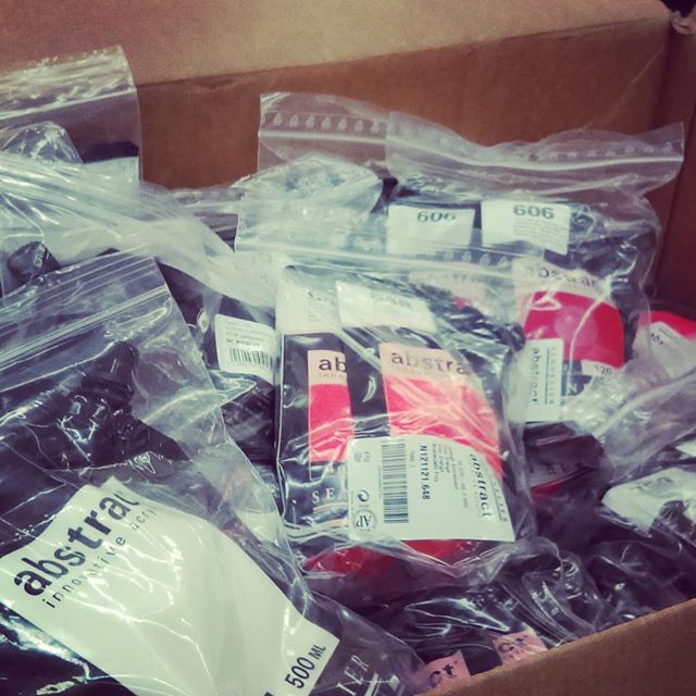 We got a bunch of #savoirfaire #abstract #acrylicpaint in at Richardson. They will be on the shelf soon.