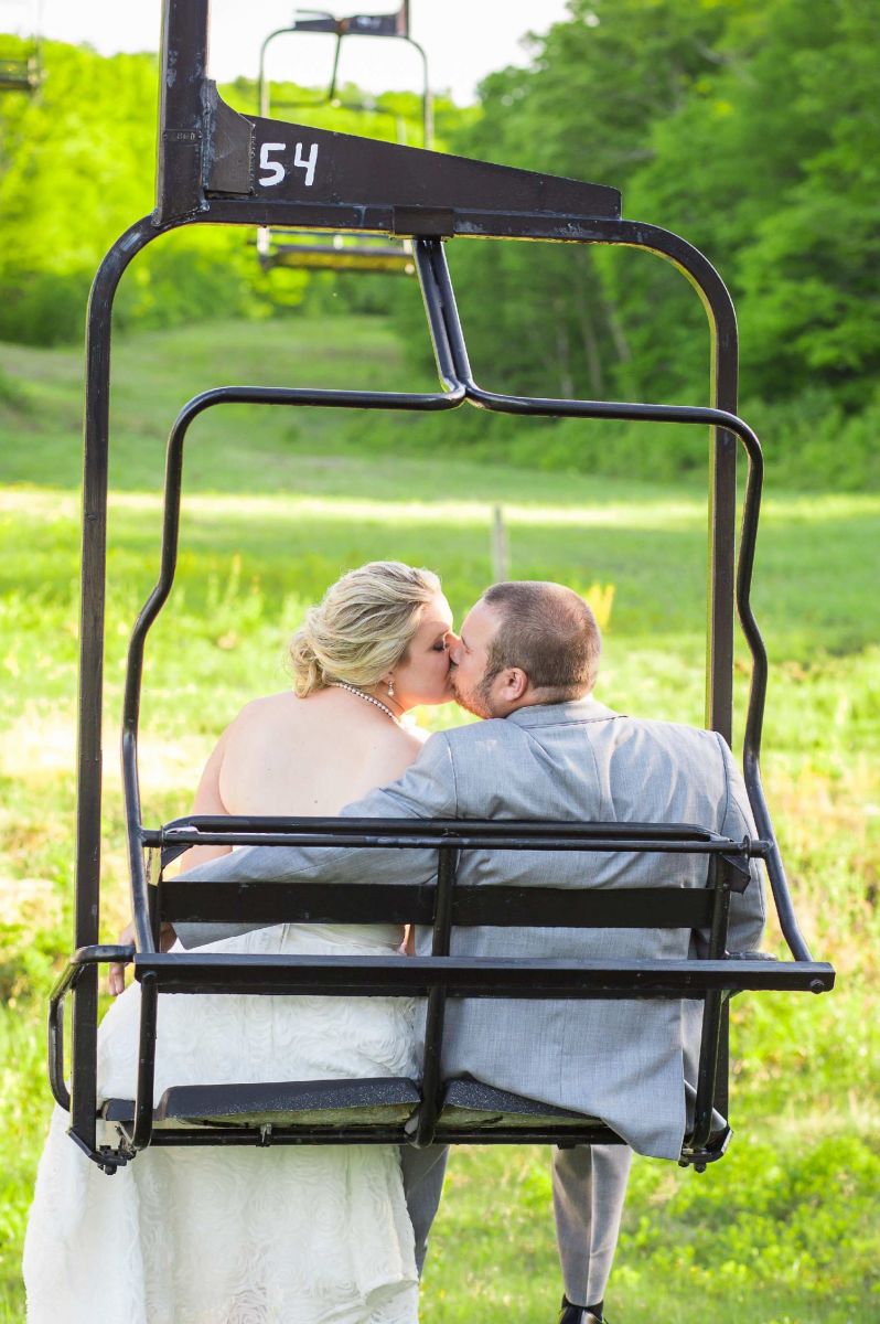 Bridget & Dan in marital bliss at Big Tupper Ski Area. Image courtesy of (c) Jaclyn Schmitz Photography.