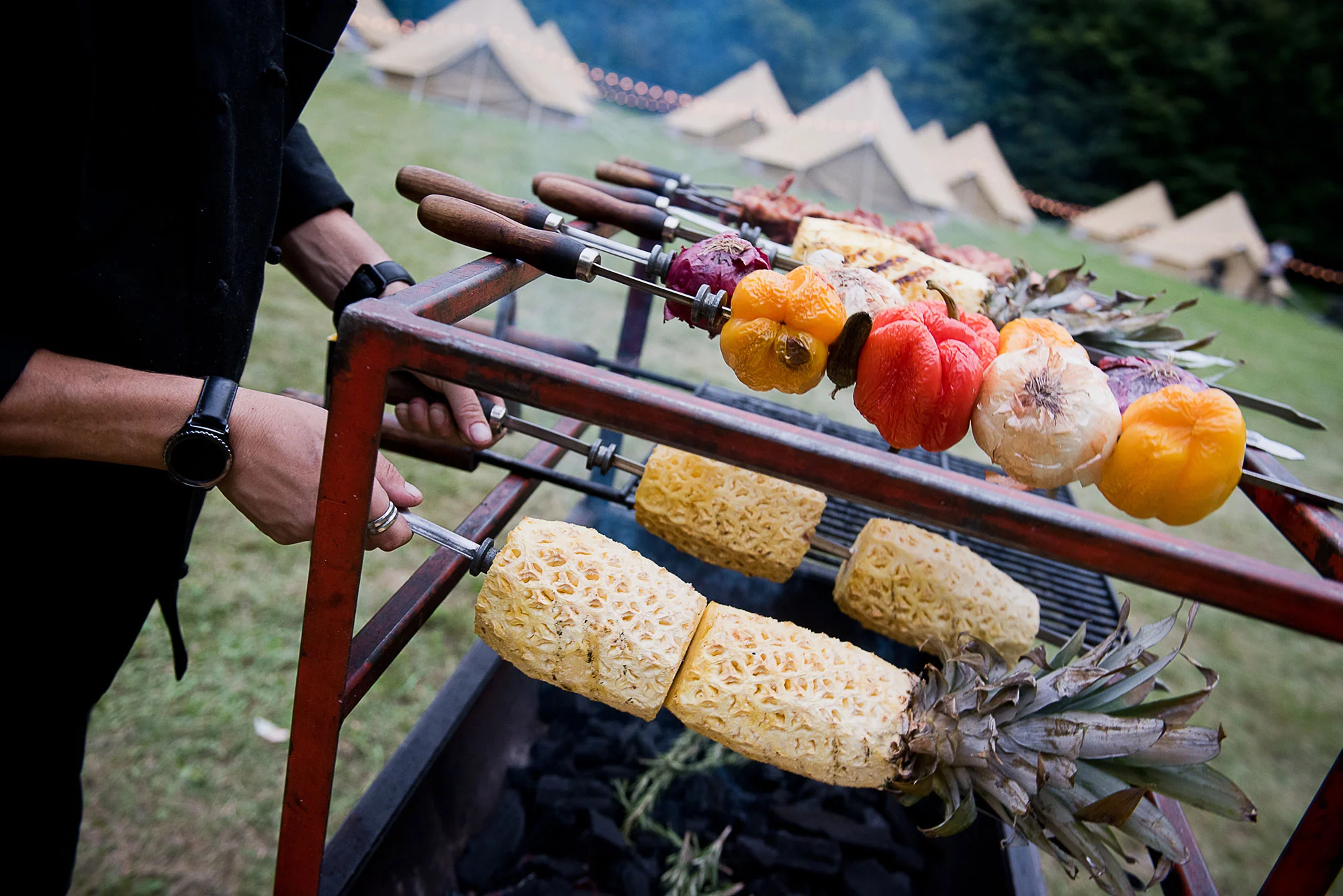 roast_pig_veggies_outdoor_wedding.jpg