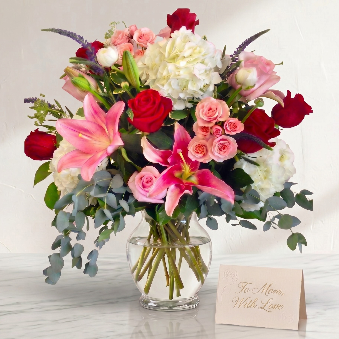Mixed Arrangement in Clear Vase.png
