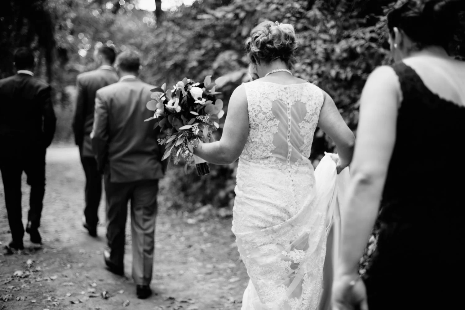 backyard-wedding-photographer-minnesota-1-4.jpg