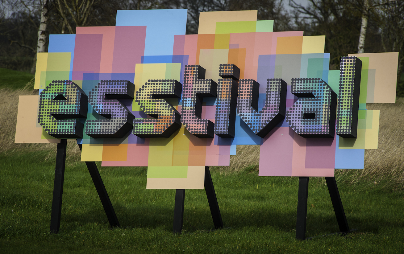 ESSTIVAL SIGN 2014-1.JPG