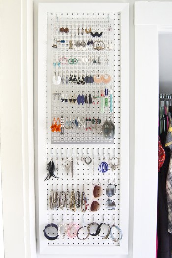  DIY Pegboard Jewelry Storage 