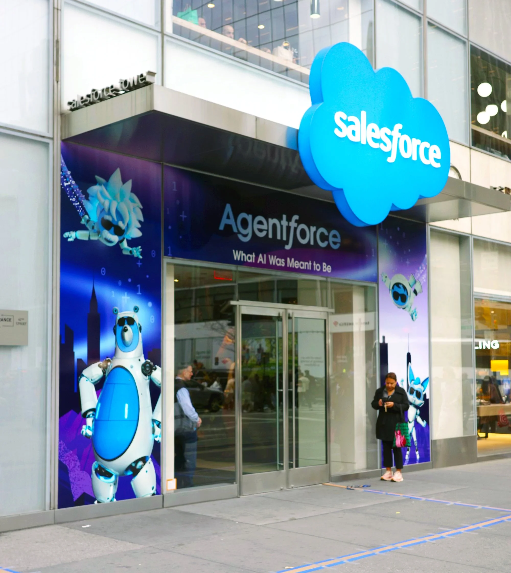 Chrimmons_Salesforce_NYC_WindowWrap2.jpg