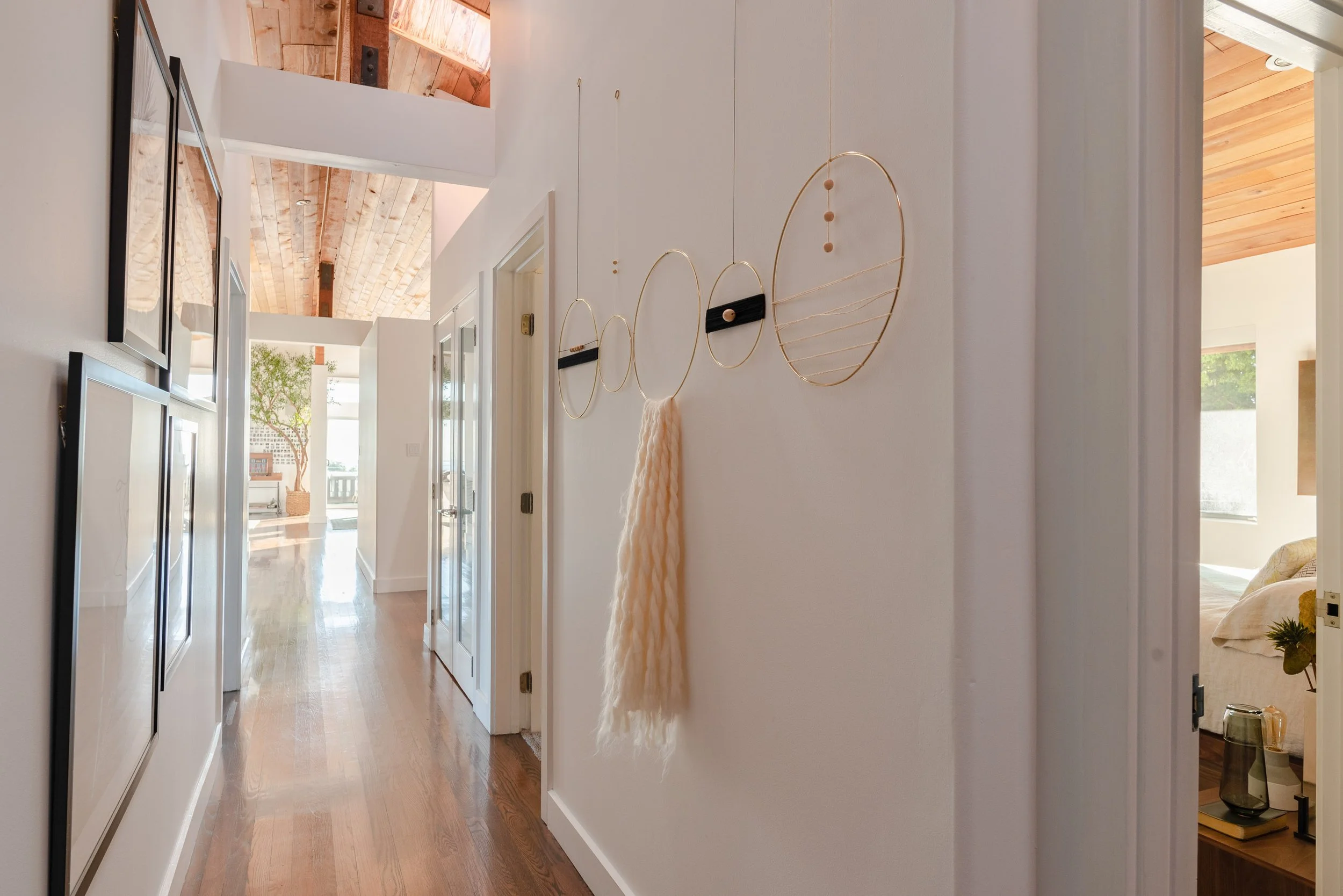 Shinybones House_Entry and Hall12MP 11.jpg