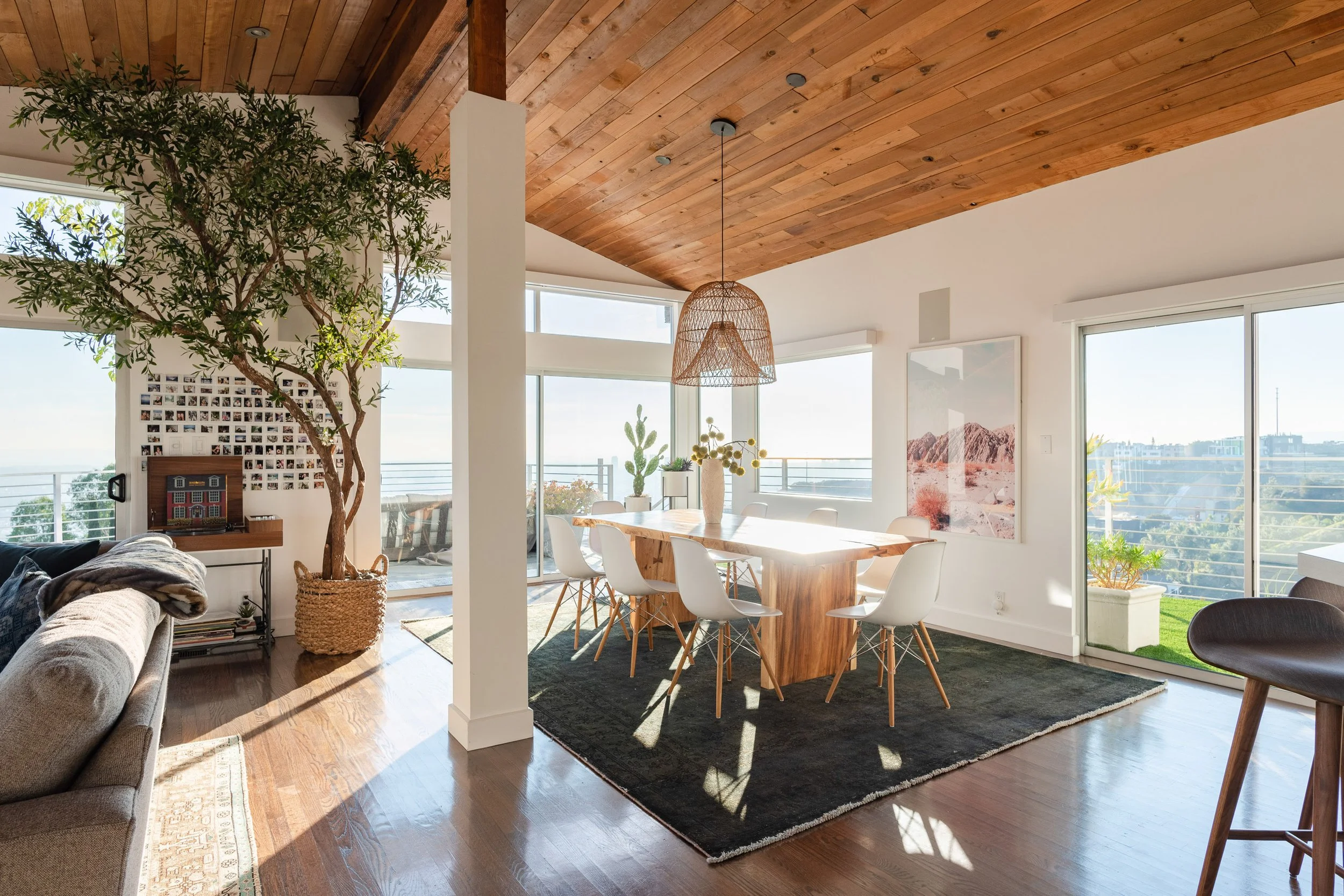 Shinybones House_Living and Dining 12MP 06.jpg