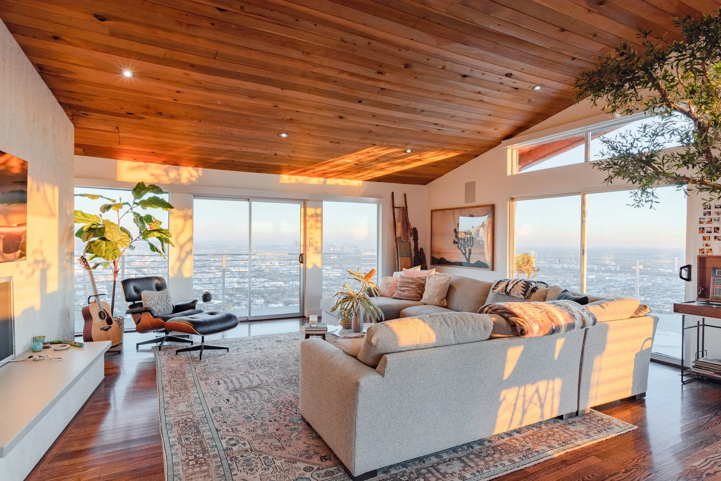 Shinybones House_Living and Dining Sunset 12MP 24.jpg