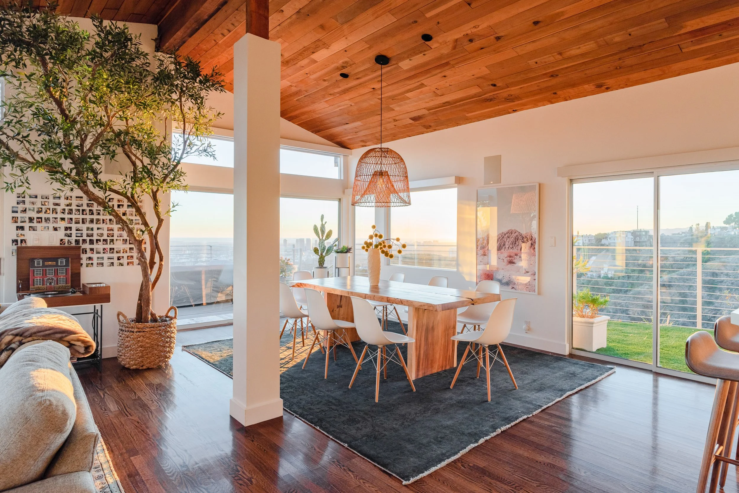 Shinybones House_Living and Dining Sunset 12MP 26.jpg