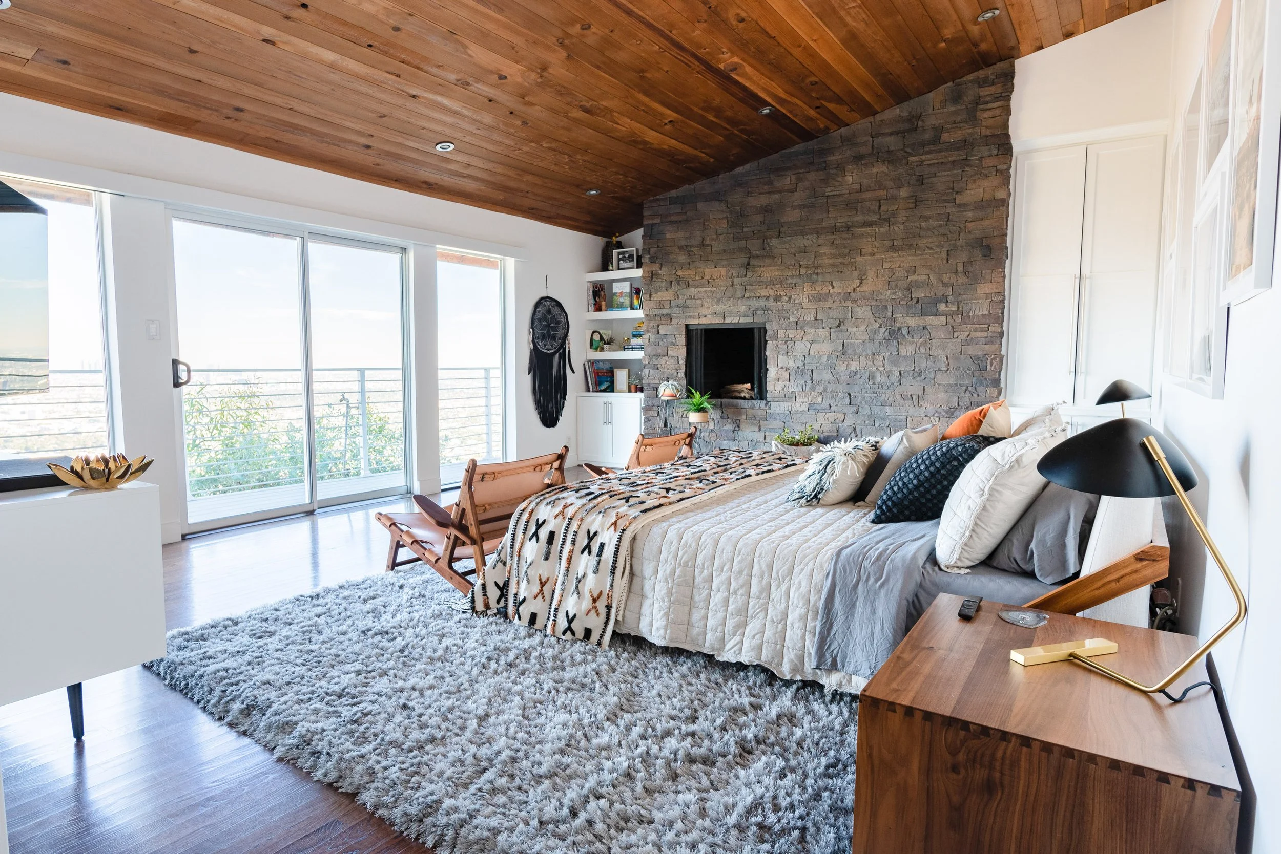 Shinybones House_Master Bed and Bath 12MP 18.jpg