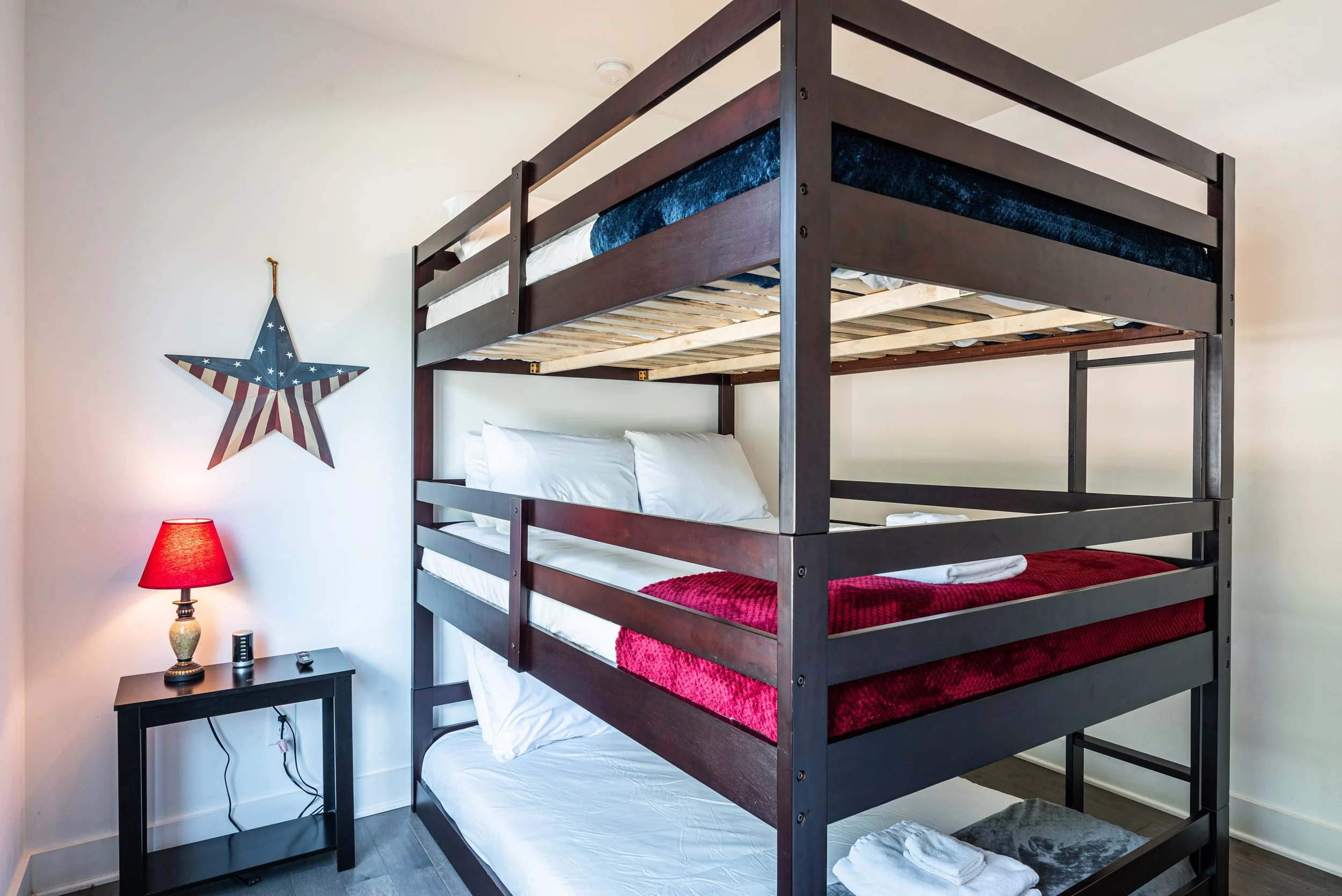 The Vibe Unit 5_0.JPG