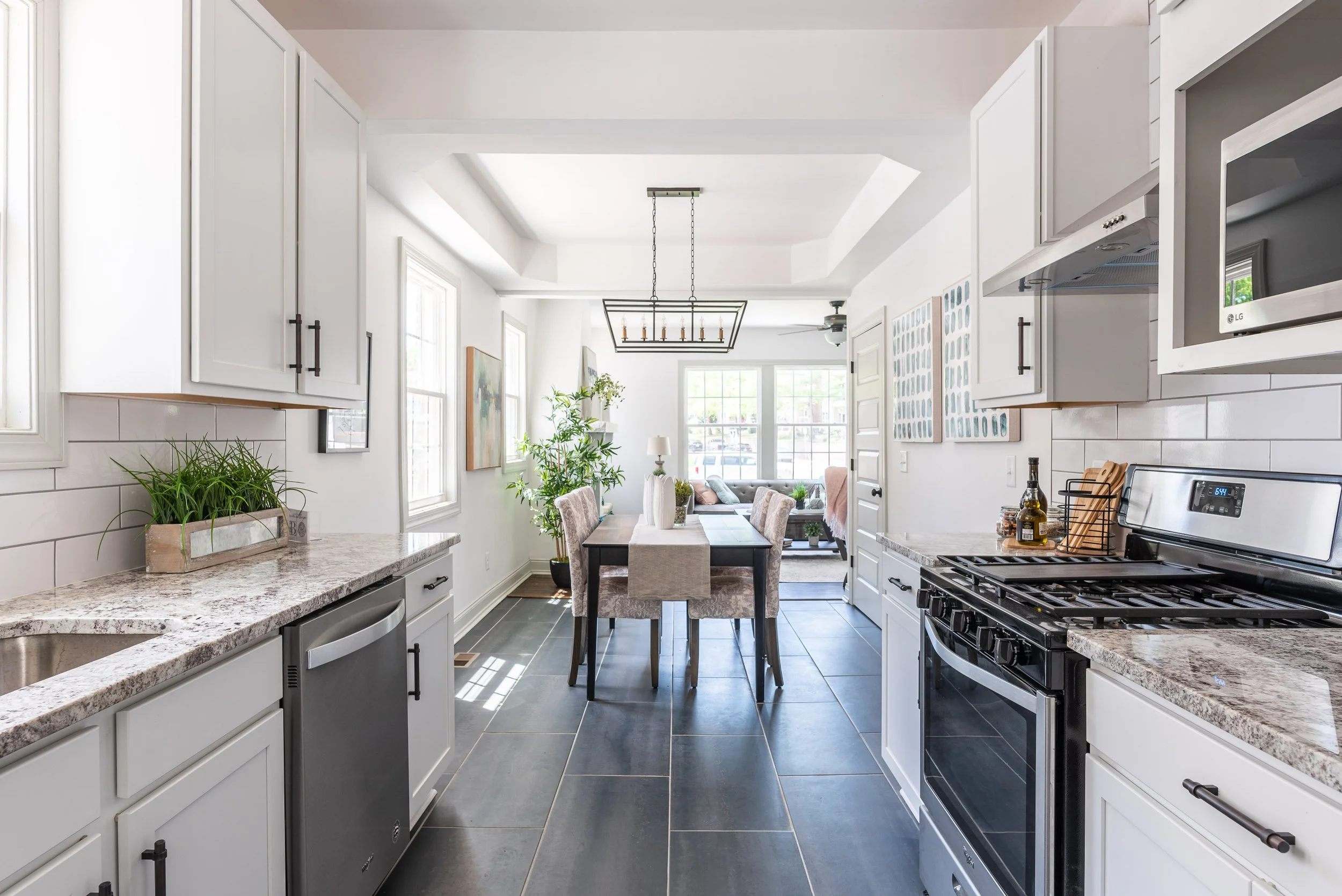 810 Glen Ave Staged_39.JPG