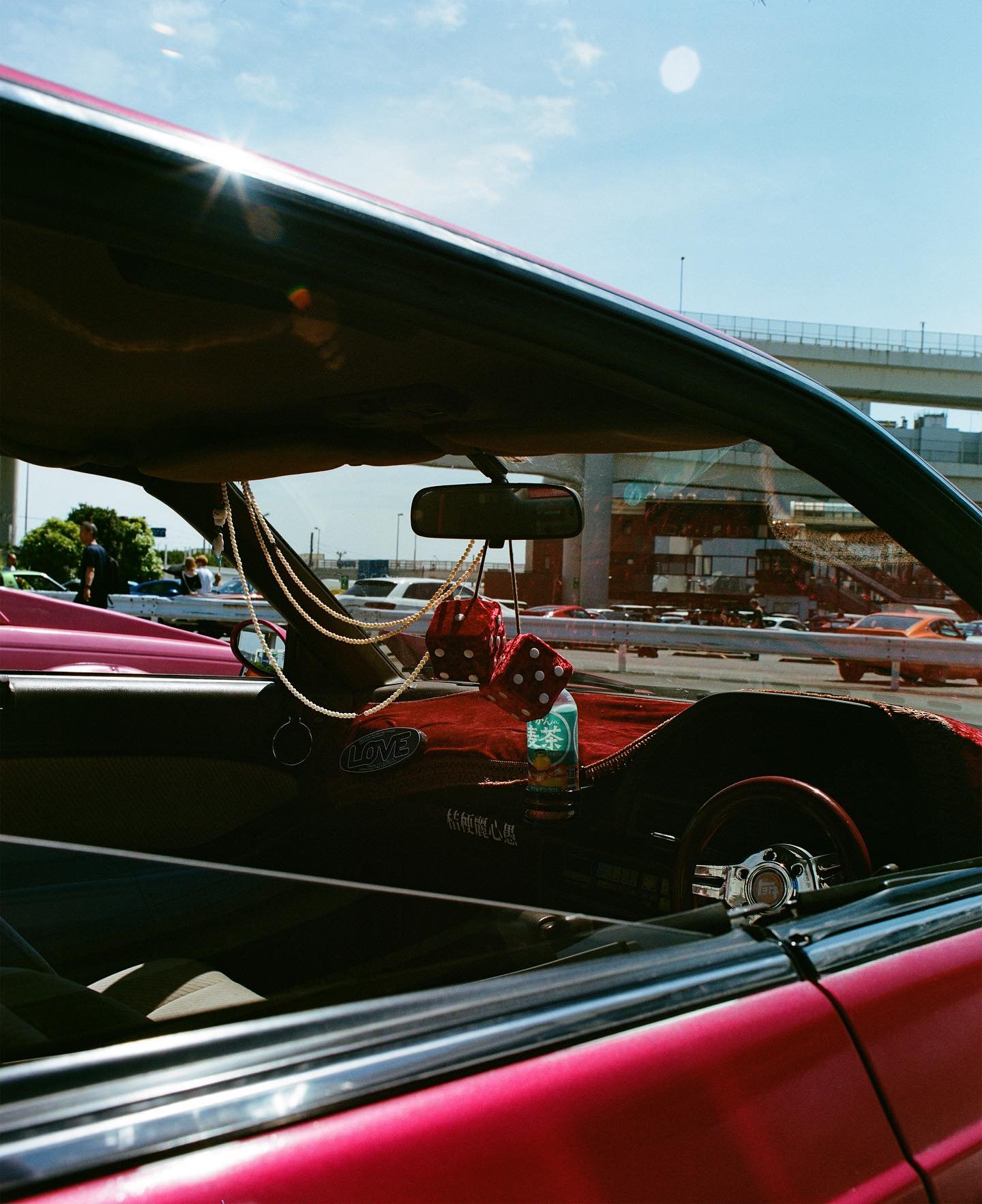 gearheadz (giaheddo)
yokohama, japan, 2025

last year, i went to japan for the 2nd time, and spent a few days alone in the greater tokyo area. somehow, it was the most &lsquo;myself&rsquo; that i had felt in a while. 

gearheadz (giaheddo) observes e